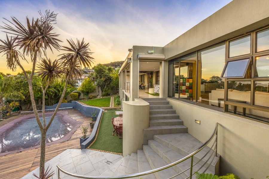 4 Bedroom Property for Sale in Loevenstein Western Cape
